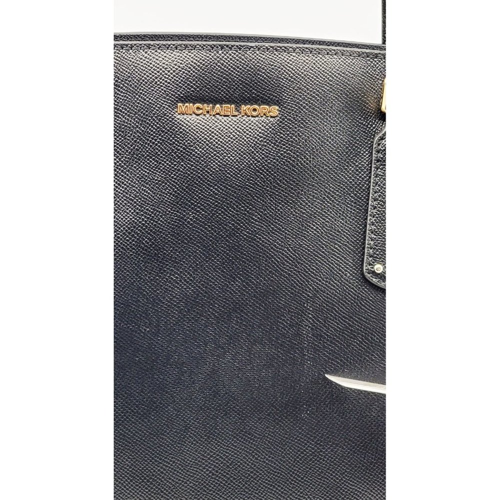 Michael Kors Voyager Large Tote Bag – Originally $228, Now Just $195! - Picture 2 of 8
